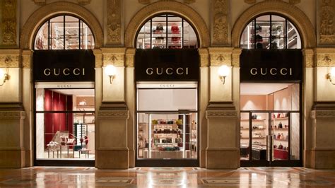 where are gucci stores located